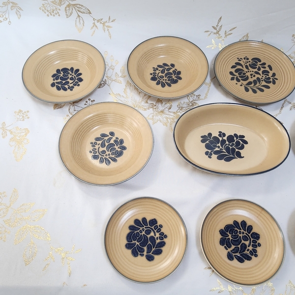 Pfaltzgraff Folk Art Vintage 10-Piece Stoneware Set - Picture 2 of 14